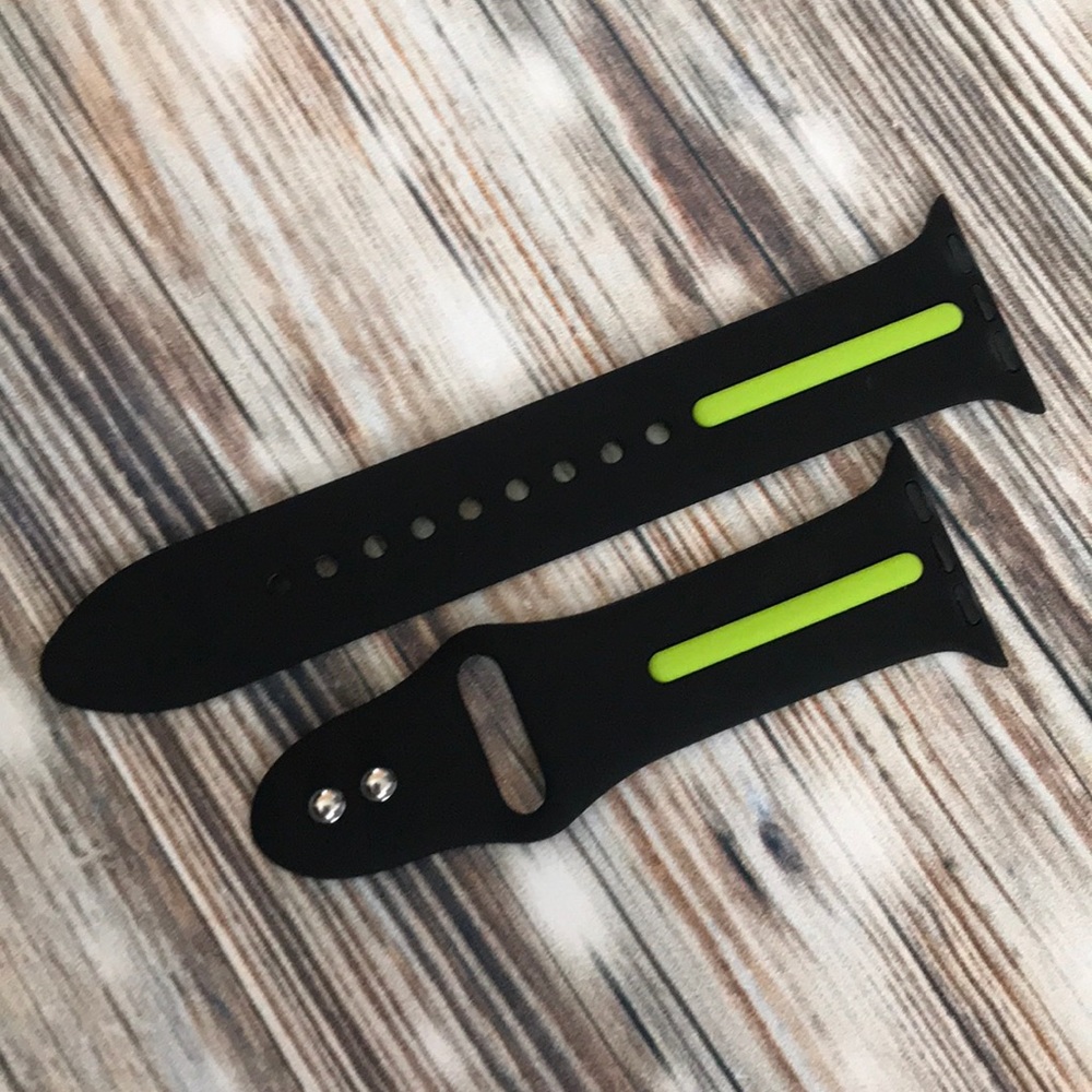 🆕 Soft Red & Black Silicone Apple Watch Band 38mm